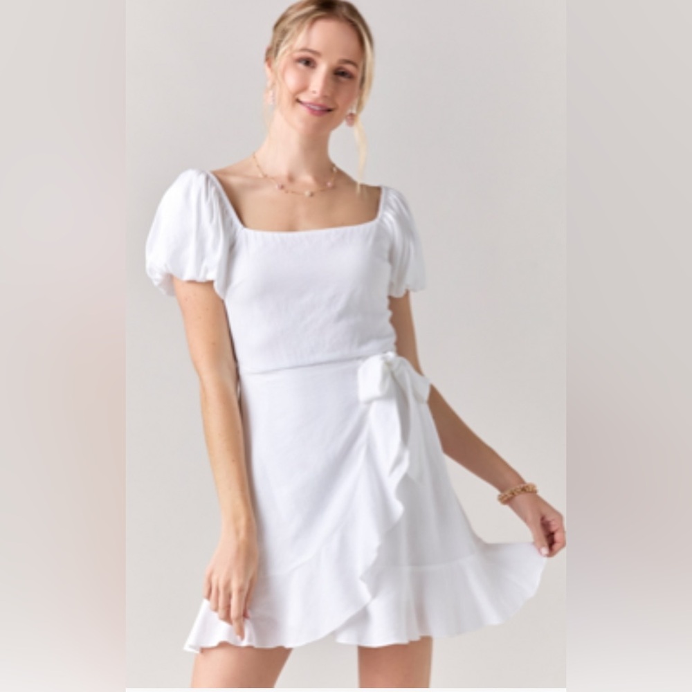 Francesca's NWT Mariabella Bow Waist Mini‎ Wrap Dress - White
